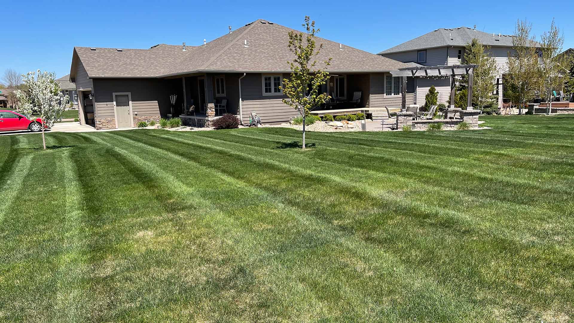 Large lawn with mowing stripes near Sioux Falls, SD.